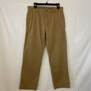 Gap "Classic"  Men's Khaki Pants Straight Fit Size 33 x 30